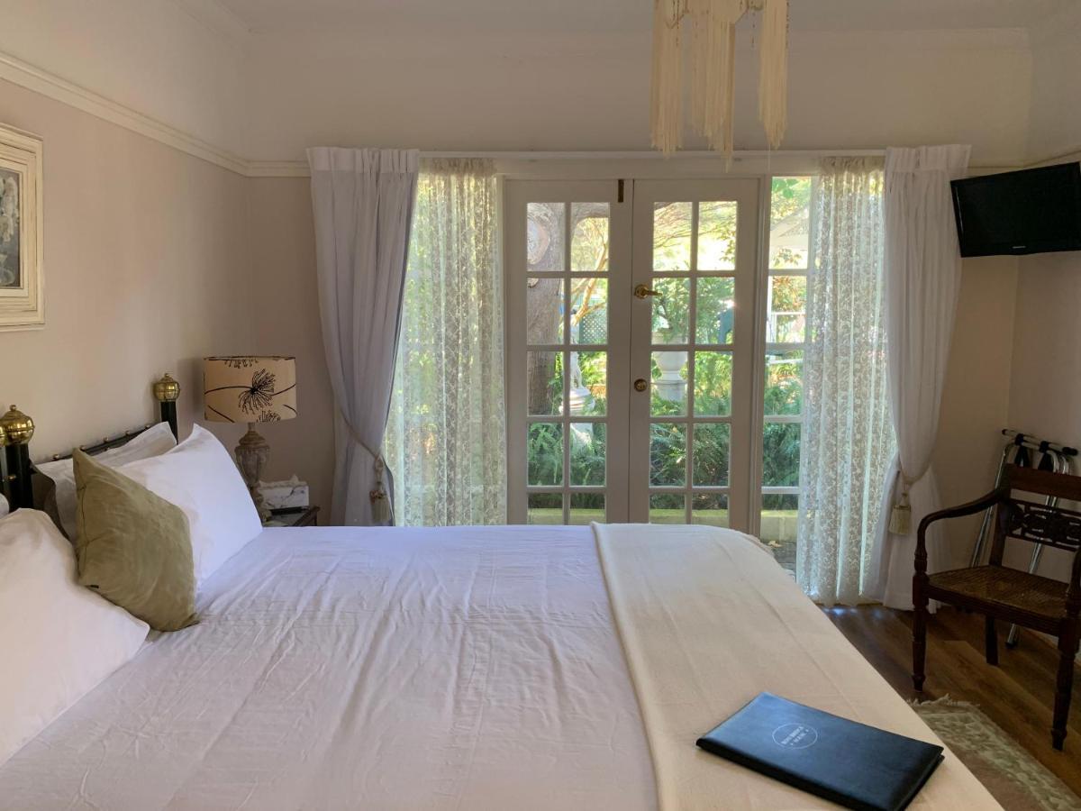 โรสบริดจ์ เฮาส์ เบด แอนด์ เบรคฟาสต์ Bed & Breakfast Gooseberry Hill ภายนอก รูปภาพ
