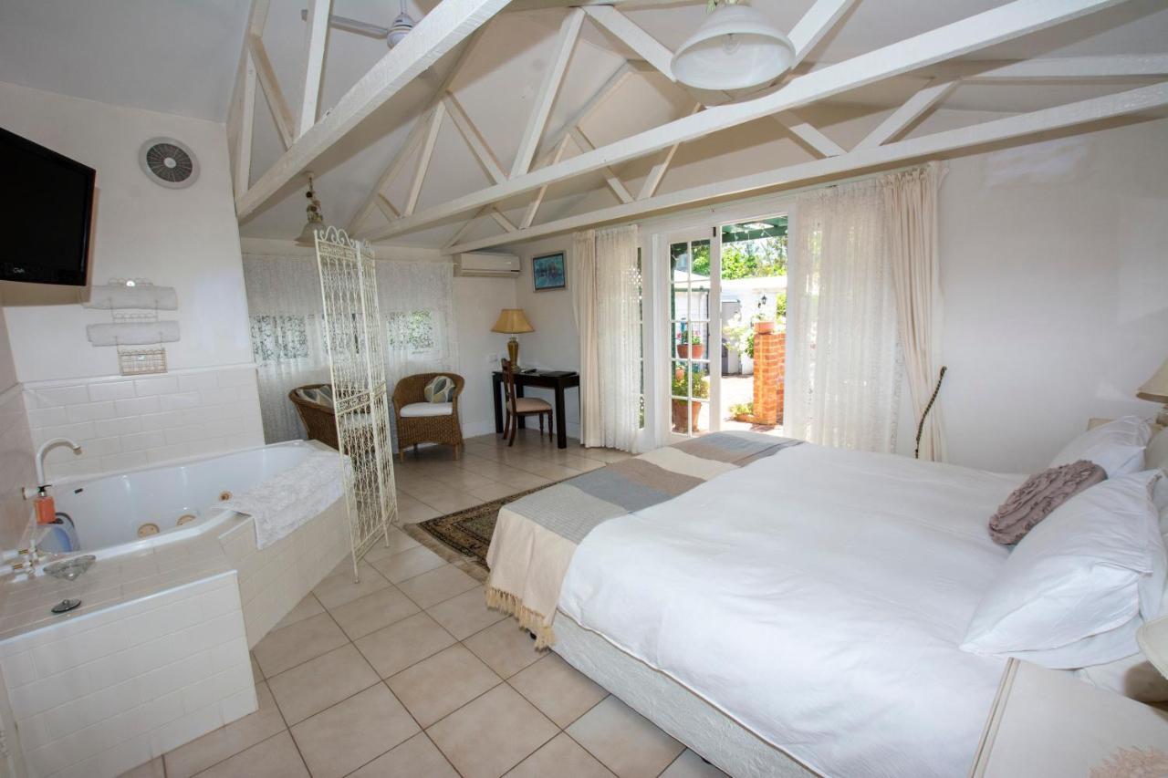 โรสบริดจ์ เฮาส์ เบด แอนด์ เบรคฟาสต์ Bed & Breakfast Gooseberry Hill ภายนอก รูปภาพ