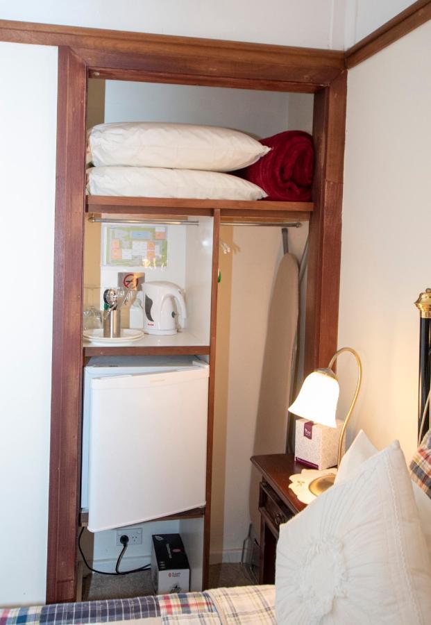 โรสบริดจ์ เฮาส์ เบด แอนด์ เบรคฟาสต์ Bed & Breakfast Gooseberry Hill ภายนอก รูปภาพ