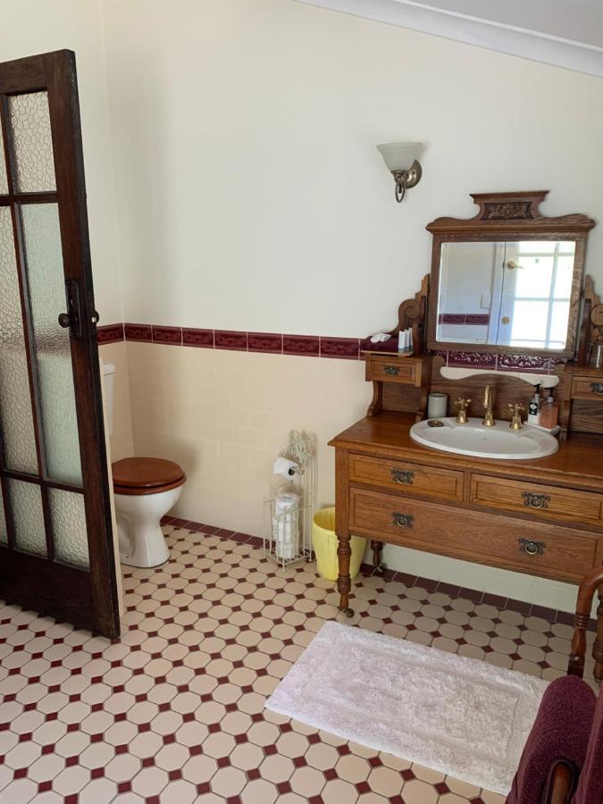 โรสบริดจ์ เฮาส์ เบด แอนด์ เบรคฟาสต์ Bed & Breakfast Gooseberry Hill ภายนอก รูปภาพ