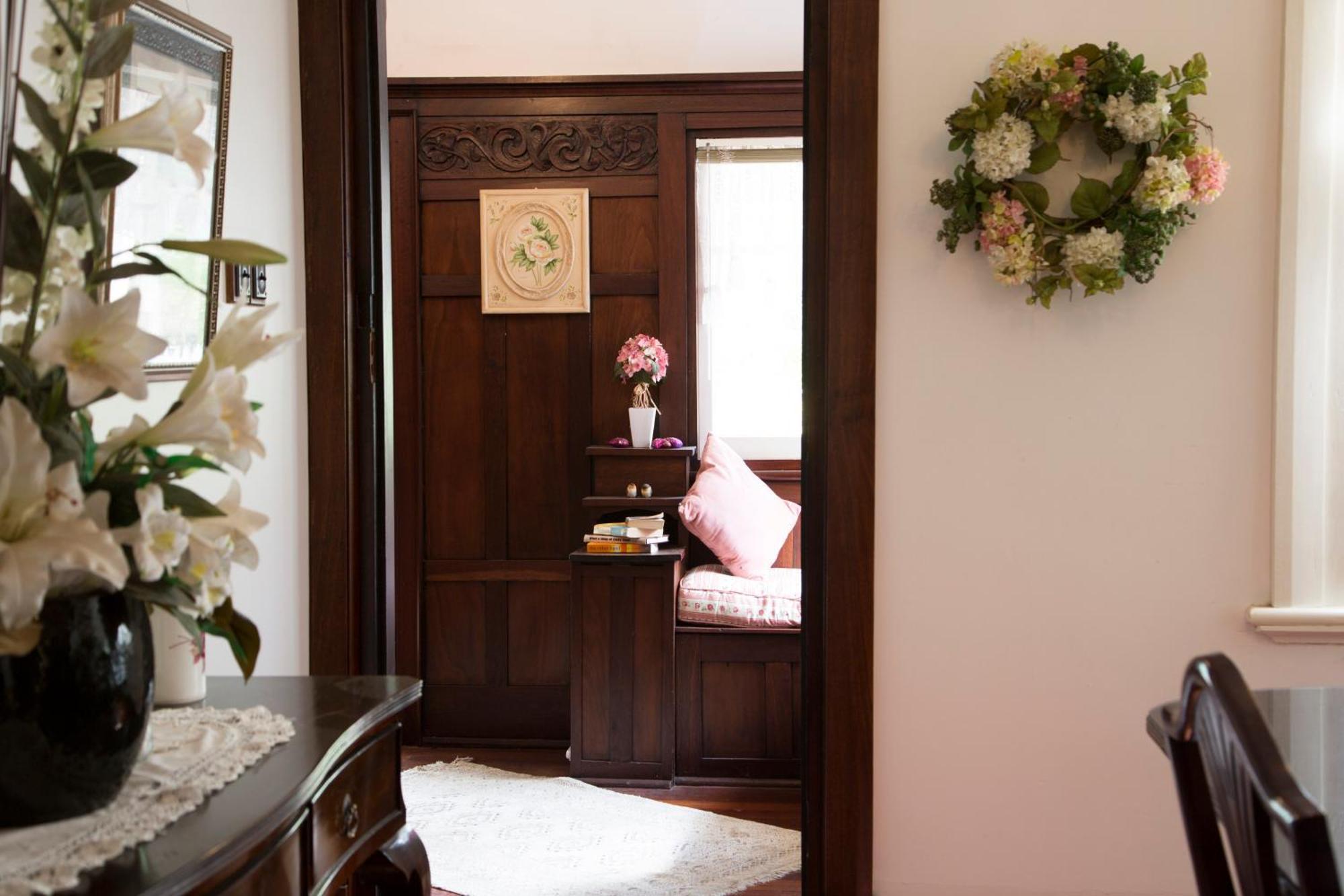 โรสบริดจ์ เฮาส์ เบด แอนด์ เบรคฟาสต์ Bed & Breakfast Gooseberry Hill ภายนอก รูปภาพ