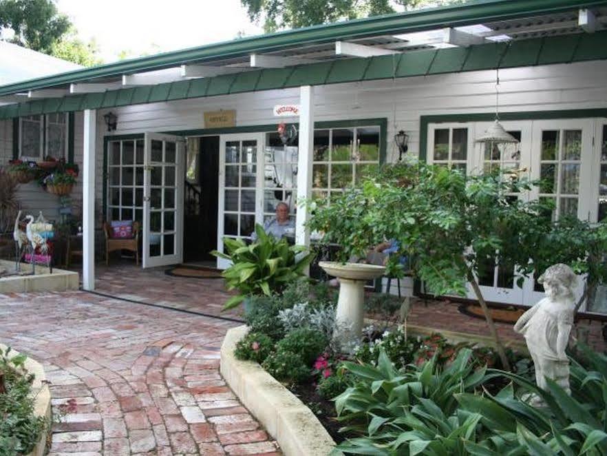 โรสบริดจ์ เฮาส์ เบด แอนด์ เบรคฟาสต์ Bed & Breakfast Gooseberry Hill ภายนอก รูปภาพ